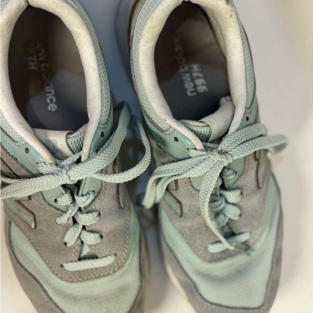 New Balance 997H CW997HCA Women’s size 8 Sneakers Running Shoes - Picture 5 of 7